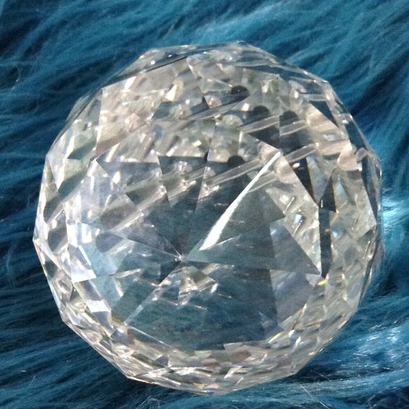 100% Lead Crystal Ball Prism, 7.5" Diameter, Feng Shui, Rainbow, Good Luck Vibes - Picture 3 of 3